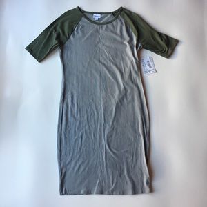 🌸 3/$20 NWT LULAROE Julia Dress Grey w/ Green Sleeves